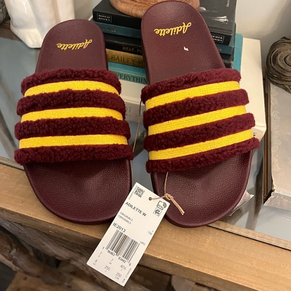 NWT women’s ADIDAS TEDDY 
SLIDES ADILETTE WITH FAUX FUR UPPER. Size 7